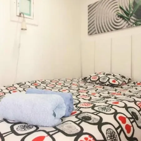 Charming Apt, Great Location Apartman